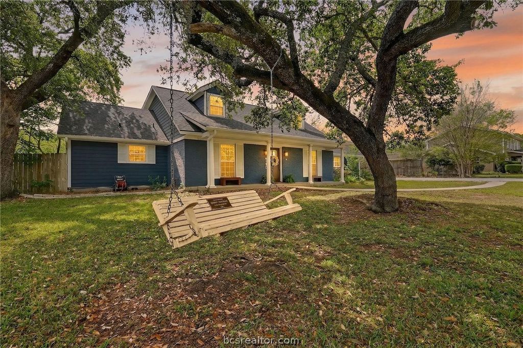 913 Park Lane, Bryan, TX 77802 — photo 2