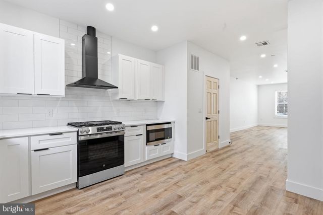 458 W EARLHAM TER, Philadelphia, PA 19144