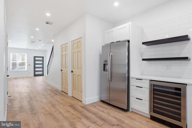 458 W EARLHAM TER, Philadelphia, PA 19144