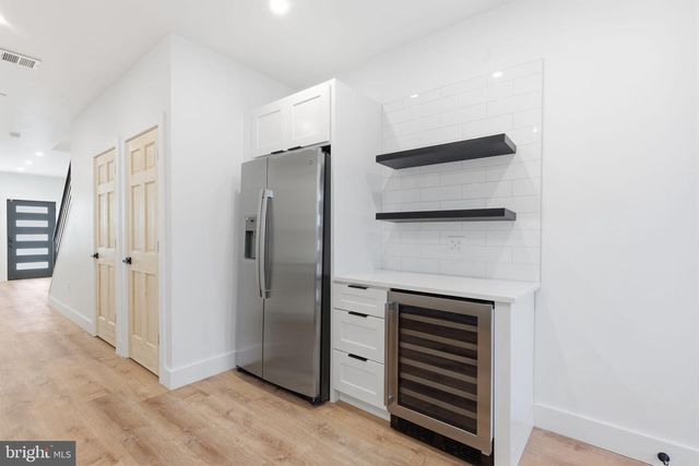 458 W EARLHAM TER, Philadelphia, PA 19144