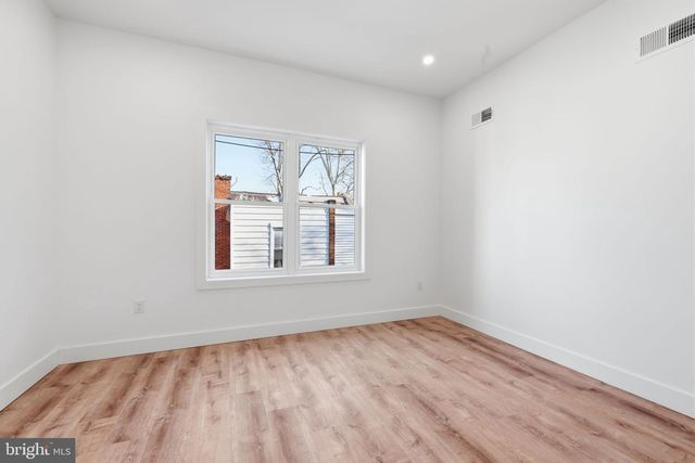 458 W EARLHAM TER, Philadelphia, PA 19144