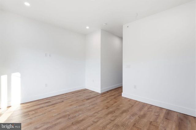 458 W EARLHAM TER, Philadelphia, PA 19144