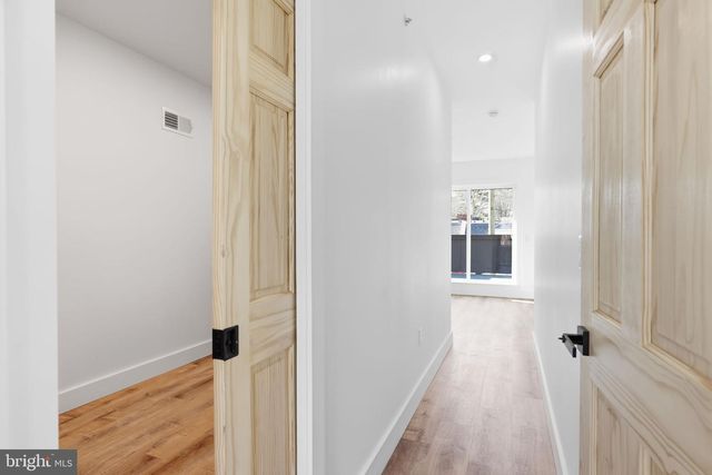 458 W EARLHAM TER, Philadelphia, PA 19144