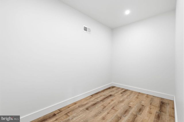 458 W EARLHAM TER, Philadelphia, PA 19144