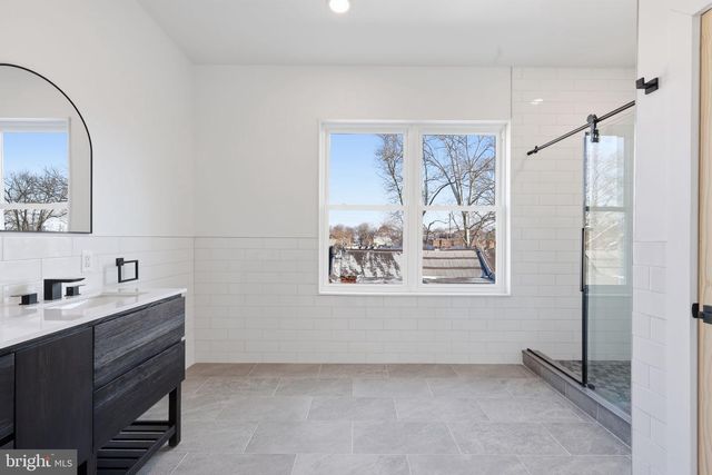 458 W EARLHAM TER, Philadelphia, PA 19144
