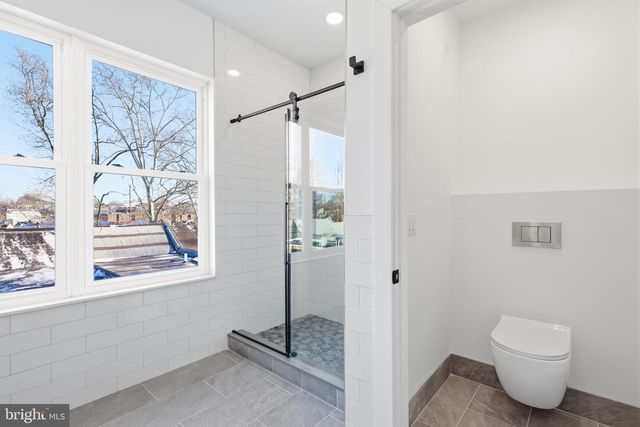 458 W EARLHAM TER, Philadelphia, PA 19144