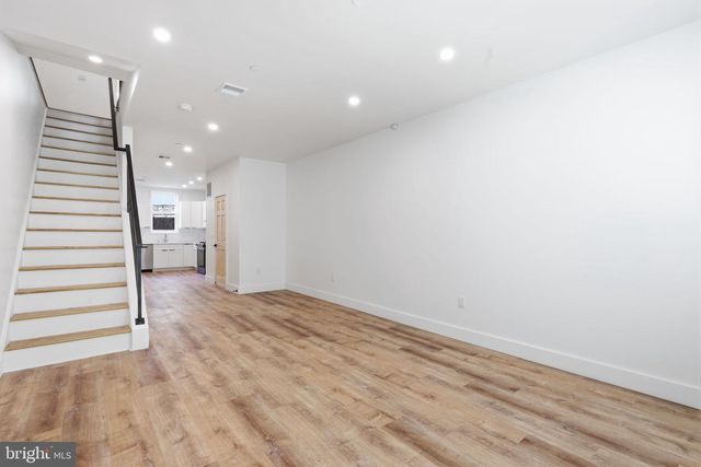 458 W EARLHAM TER, Philadelphia, PA 19144