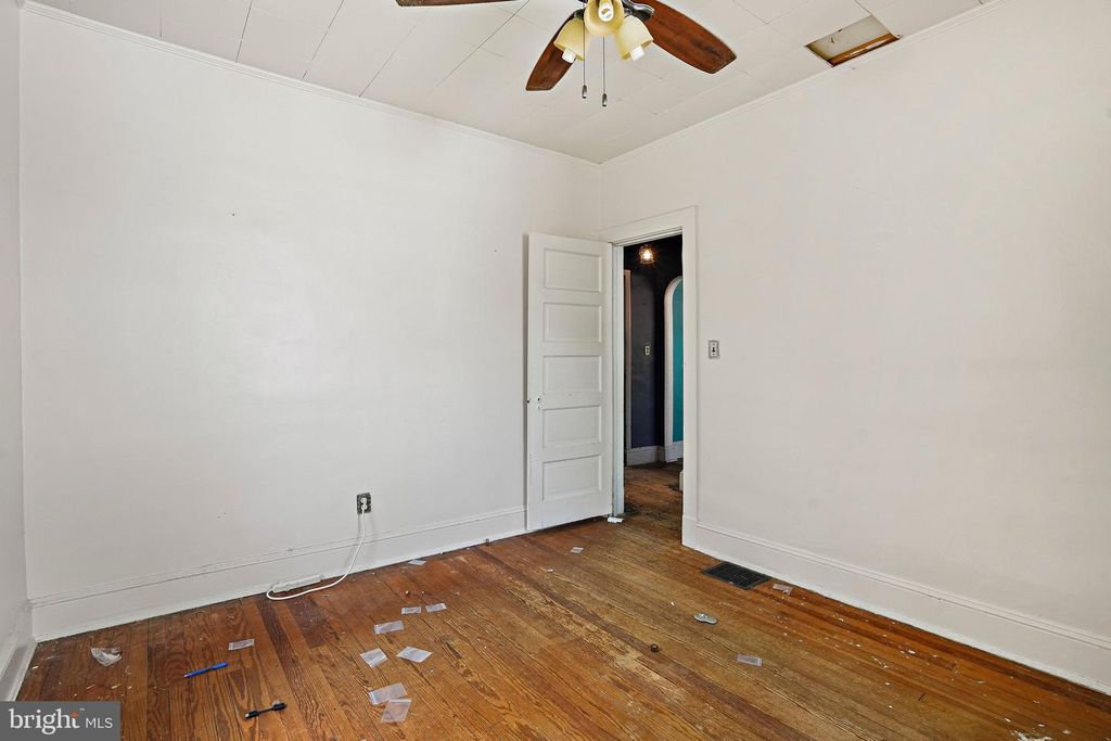 Image 17 of property listing at 5507 40TH AVE, Hyattsville, MD 20781