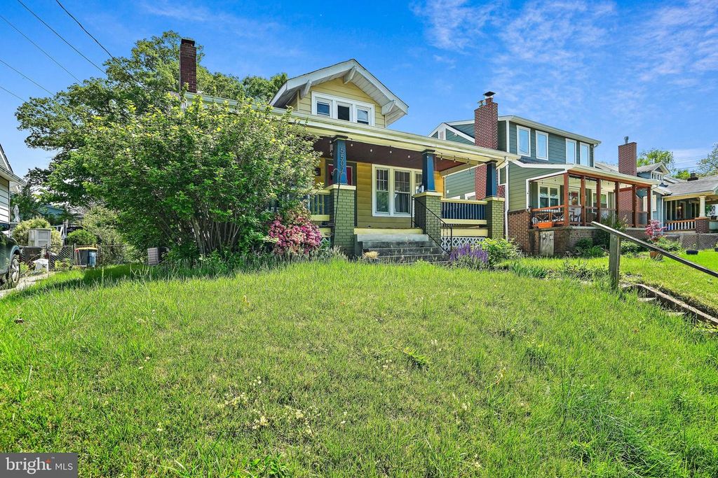Image 2 of property listing at 5507 40TH AVE, Hyattsville, MD 20781