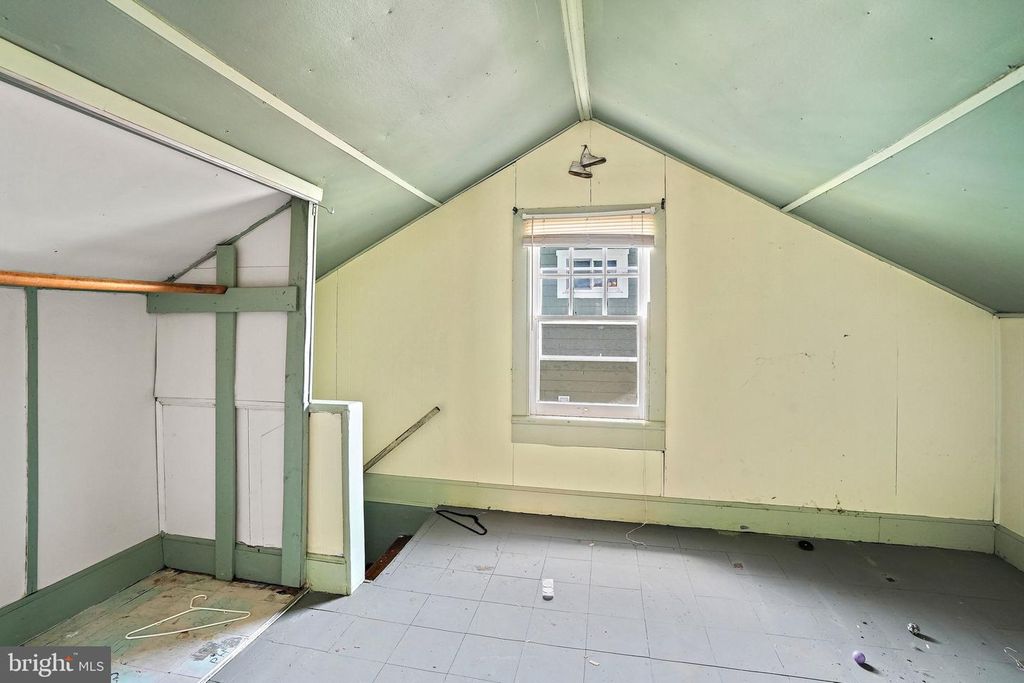 Image 20 of property listing at 5507 40TH AVE, Hyattsville, MD 20781