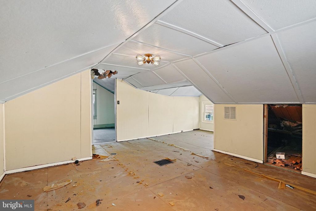 Image 23 of property listing at 5507 40TH AVE, Hyattsville, MD 20781