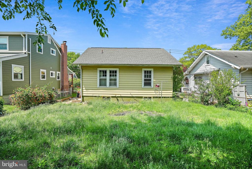 Image 29 of property listing at 5507 40TH AVE, Hyattsville, MD 20781
