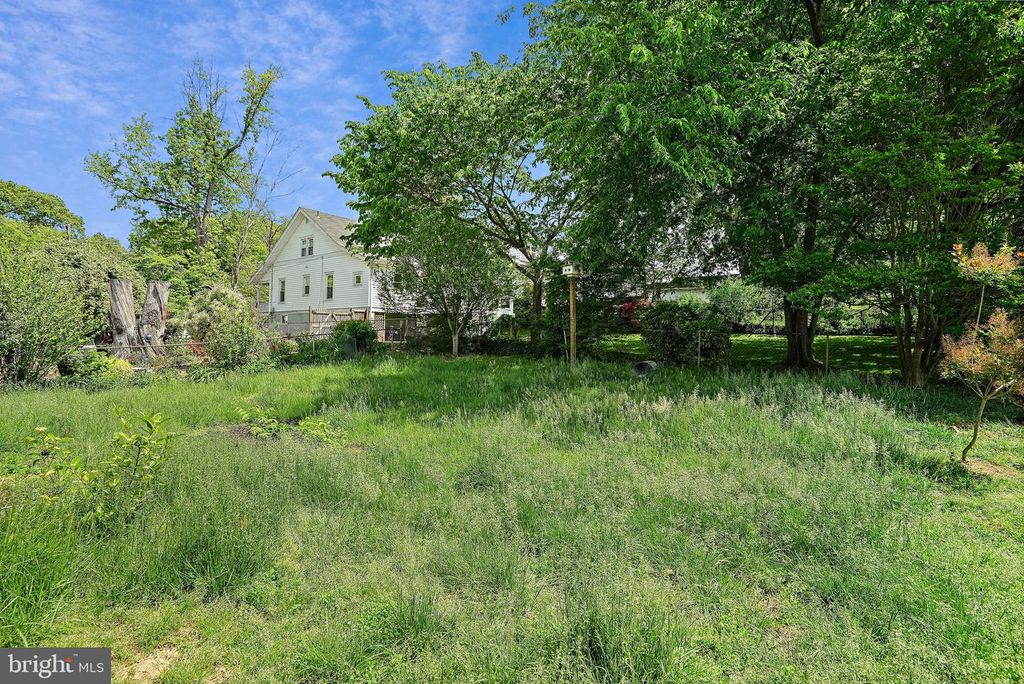 Image 6 of property listing at 5507 40TH AVE, Hyattsville, MD 20781