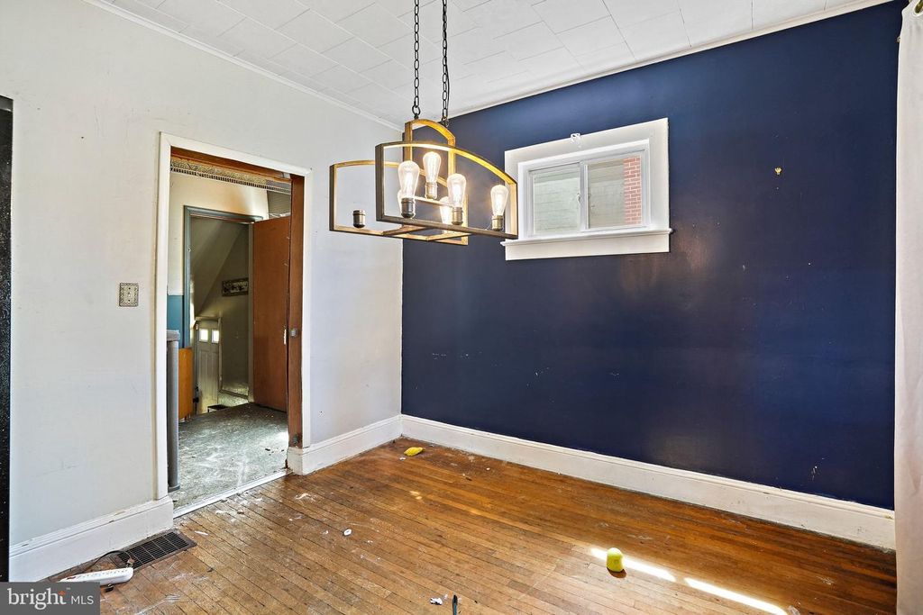 Image 9 of property listing at 5507 40TH AVE, Hyattsville, MD 20781