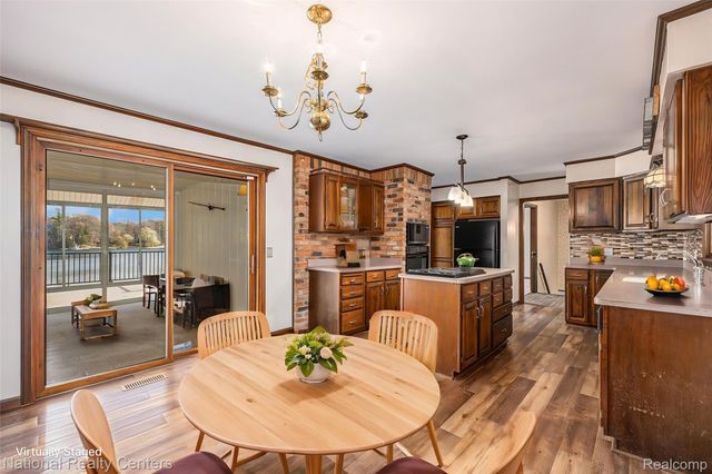 9494 Sashabaw Road, Independence Charter Township, MI 48348