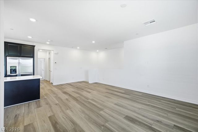 7330 North Decatur Boulevard 6, North Las Vegas, NV 89084