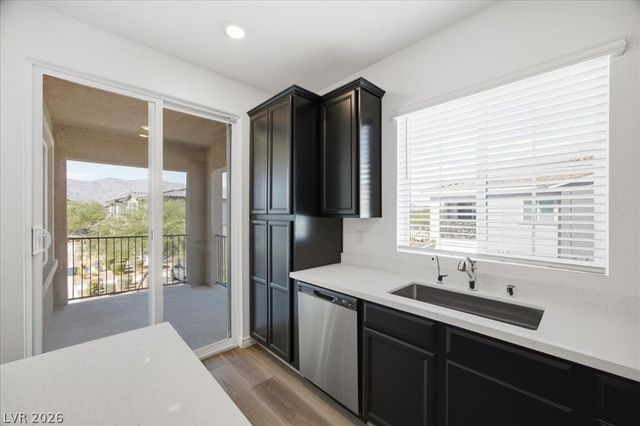 7330 North Decatur Boulevard 6, North Las Vegas, NV 89084