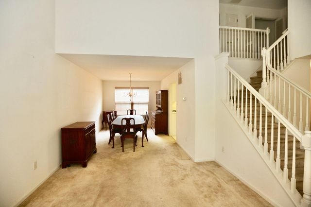 8 WINTERBERRY RD, Egg Harbor Township, NJ 08234