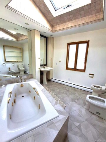 342 Everard Street, Dix Hills, NY 11746