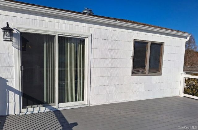 342 Everard Street, Dix Hills, NY 11746