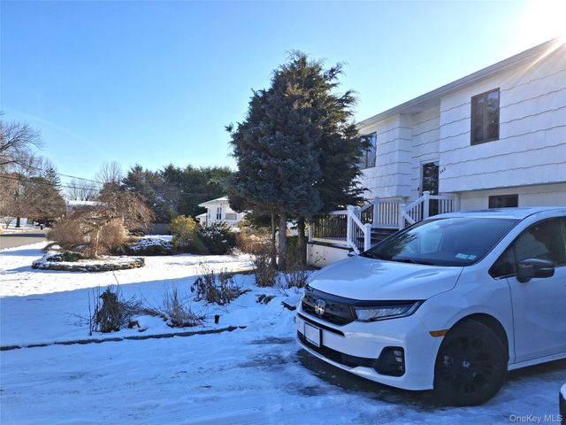 342 Everard Street, Dix Hills, NY 11746