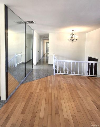 342 Everard Street, Dix Hills, NY 11746