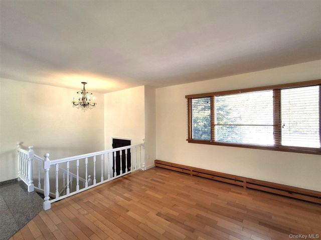 342 Everard Street, Dix Hills, NY 11746