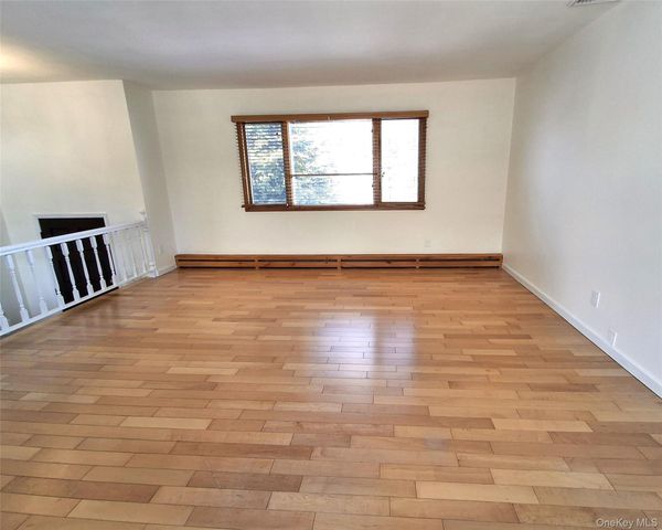 342 Everard Street, Dix Hills, NY 11746