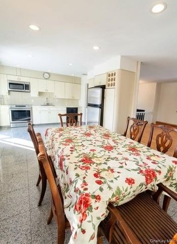 342 Everard Street, Dix Hills, NY 11746