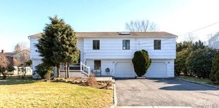 342 Everard Street, Dix Hills, NY 11746