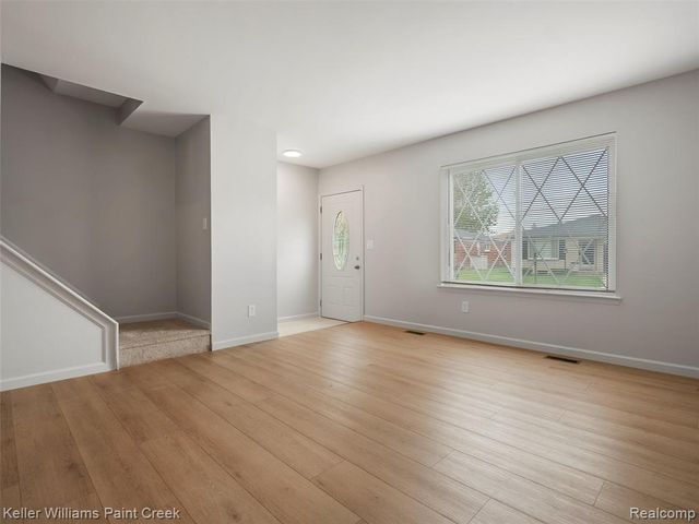 29448 El Dorado Plaza, Warren, MI 48088
