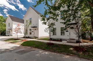 810 S Wood Avenue, Fayetteville, AR 72701