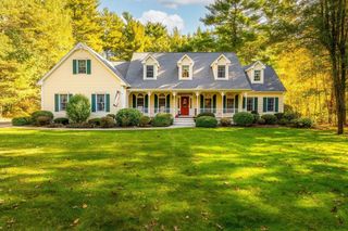 14 Eastwoods Drive, Southampton, MA 01073