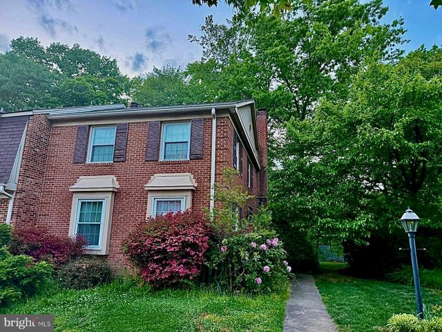 8002 BETHELEN WOODS LN, Springfield, VA 22153