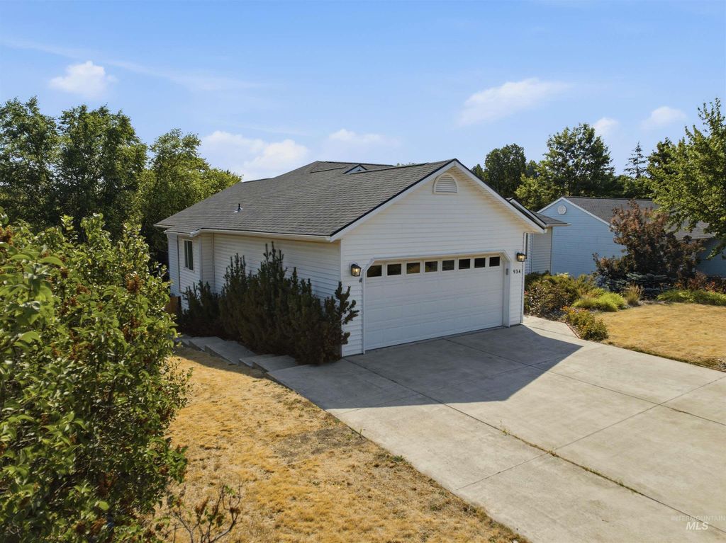 934 Shoshone St, Moscow, ID 83843 photo 3