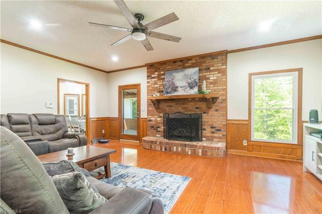 3193 Piney Mountain Road, Walnut Cove, NC 27052