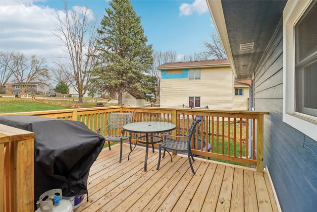 2229 Windflower Drive, Norwalk, IA 50211