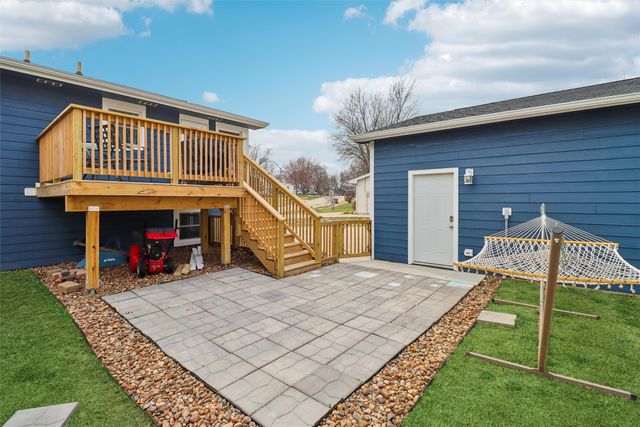 2229 Windflower Drive, Norwalk, IA 50211