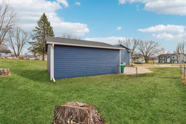 2229 Windflower Drive, Norwalk, IA 50211