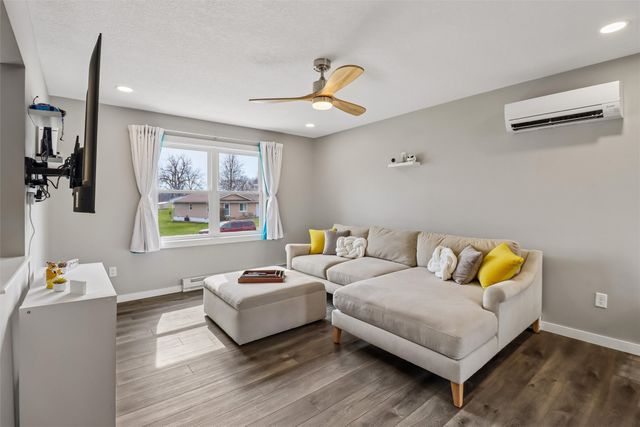 2229 Windflower Drive, Norwalk, IA 50211