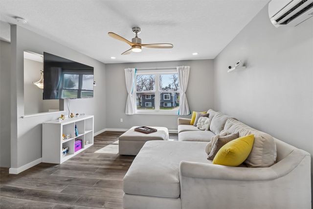 2229 Windflower Drive, Norwalk, IA 50211