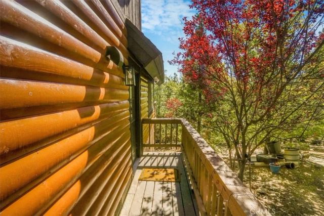 695 Grass Valley Road, Lake Arrowhead, CA 92352