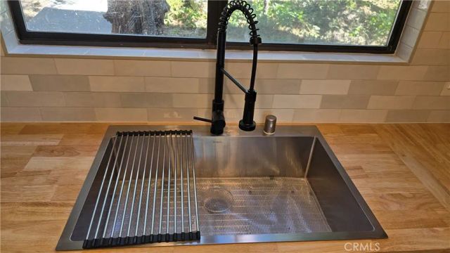 695 Grass Valley Road, Lake Arrowhead, CA 92352