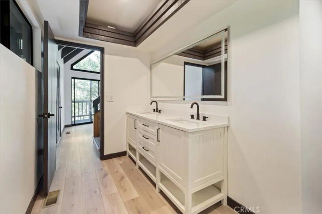 695 Grass Valley Road, Lake Arrowhead, CA 92352