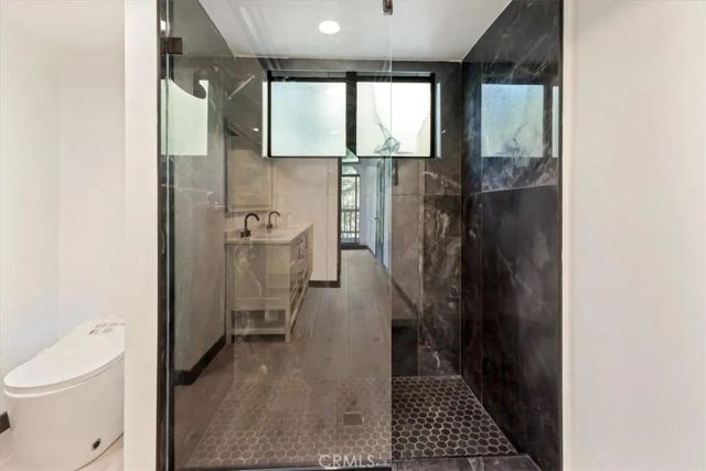 695 Grass Valley Road, Lake Arrowhead, CA 92352