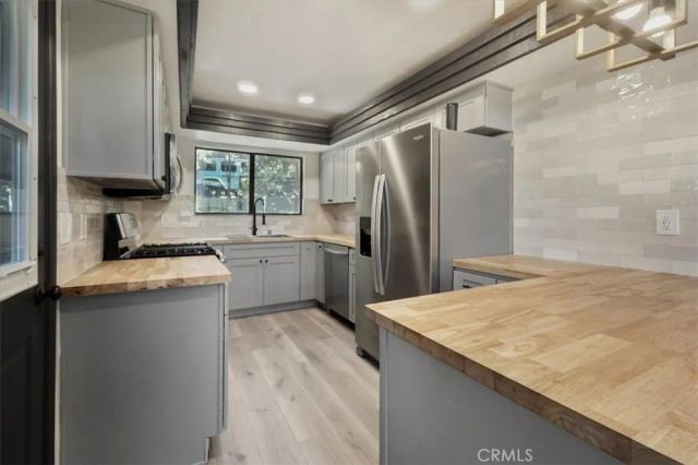 695 Grass Valley Road, Lake Arrowhead, CA 92352