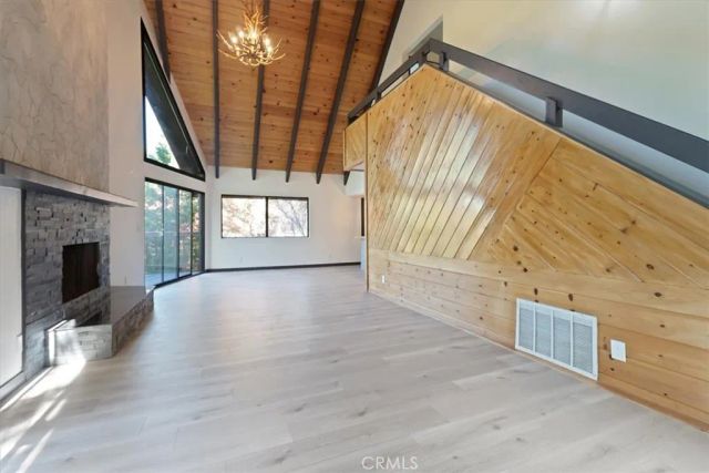 695 Grass Valley Road, Lake Arrowhead, CA 92352