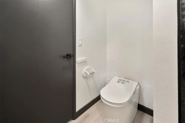 695 Grass Valley Road, Lake Arrowhead, CA 92352