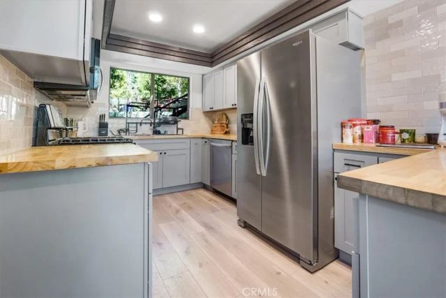 695 Grass Valley Road, Lake Arrowhead, CA 92352