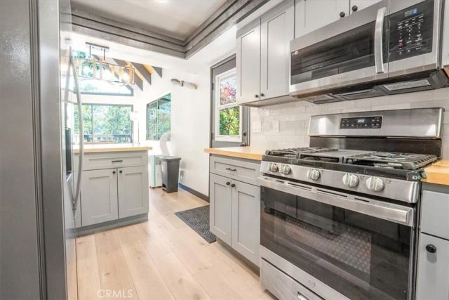 695 Grass Valley Road, Lake Arrowhead, CA 92352